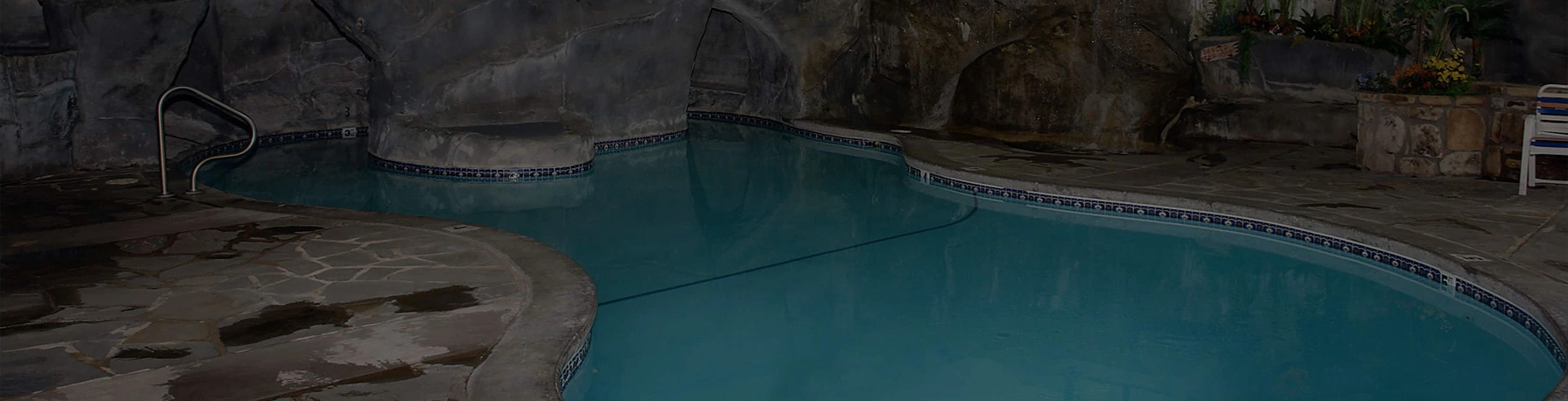 indoor pool at Sidney James Mountain Lodge