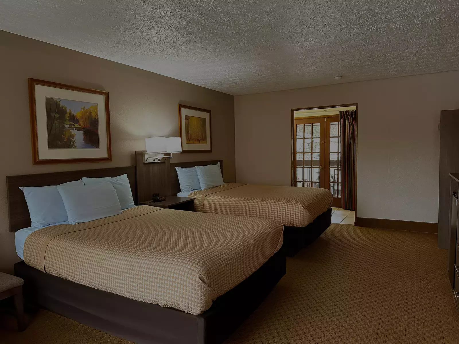 Gatlinburg hotel room with Jacuzzi and fireplace